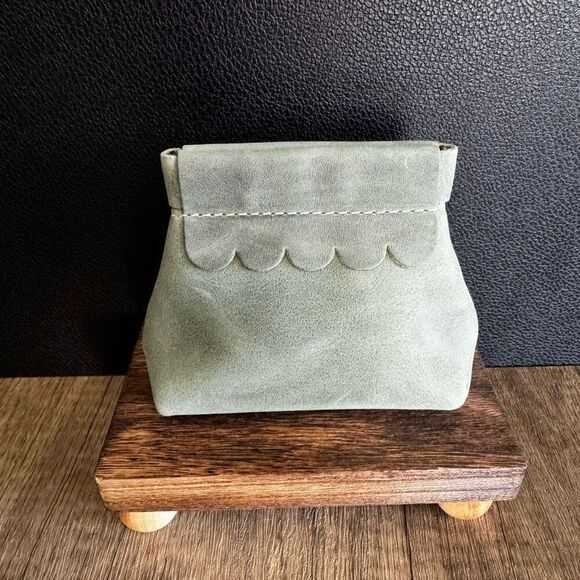CUCUMBER Penny Pouch Portland Leather NEW Fast Ship Gift - Picture 2 of 3